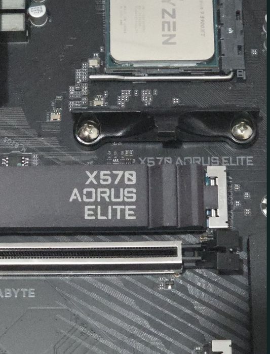Amd Ryzen 9 5900Xt + Gigabyte X570 Aorus Elite