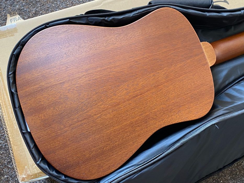 Guild Traveler + Gig Bag (Nova)