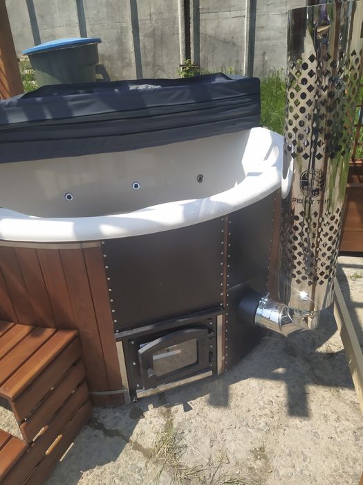 Сучасні стильні Чани з джакузі, офуро , купель.