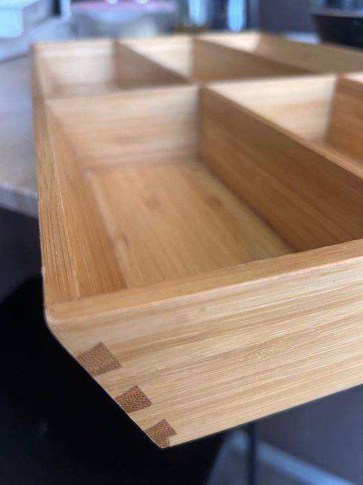 Tabuleiro em bambu com divisorias