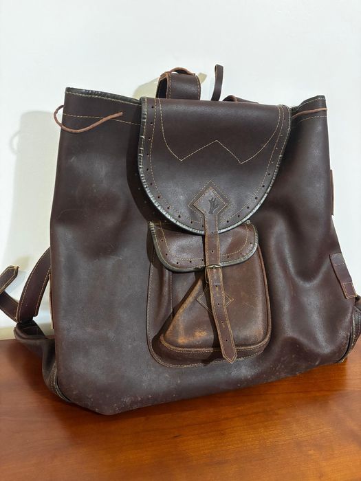 Mochila em pele para montaria