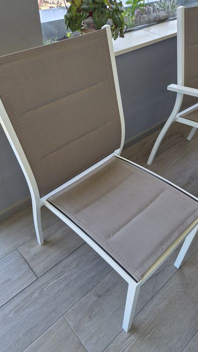 Conjunto de mesa extensivel com 5 cadeiras
