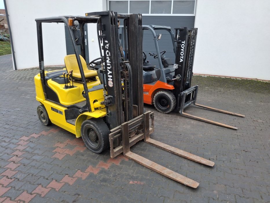 Wózek widłowy  Hyundai 25d-7e  maszt triplex 5.5m  sztaplarka