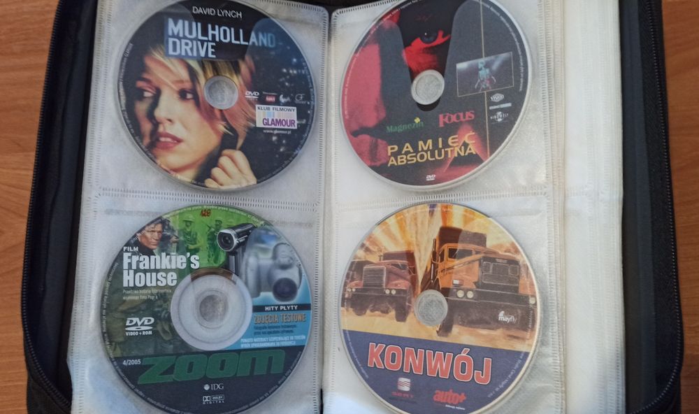 26 filmów: 24x DVD, 2x VCD, 1x CD video w czarnym etui