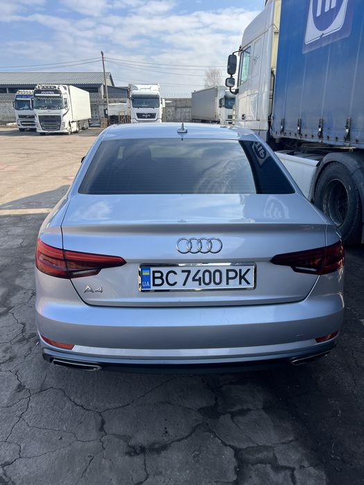 Автомобіль AUDI A4B9