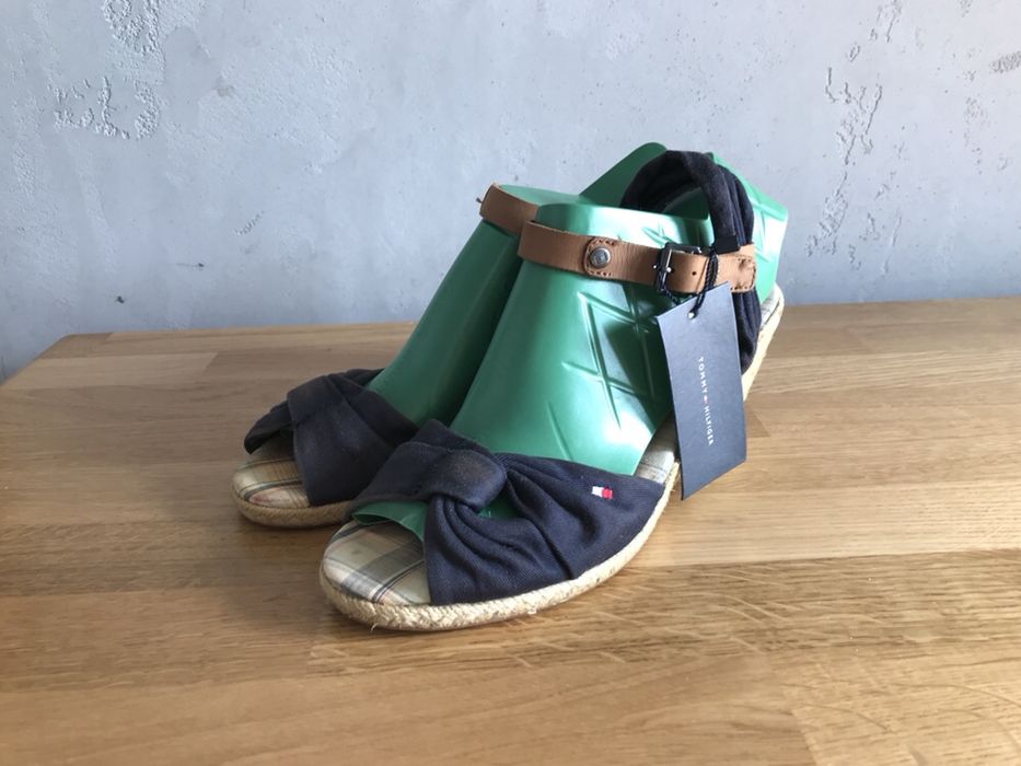 Tommy Hilfiger 40 26,5 cm Mary espadryle koturny sandały