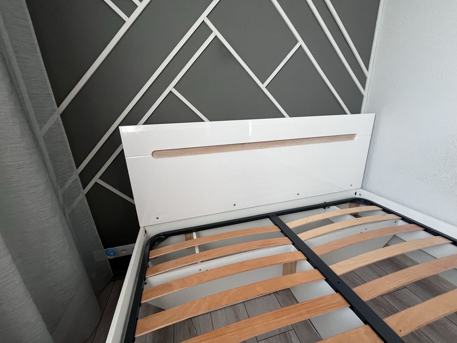 Кровать б/у в хорошем состояни.