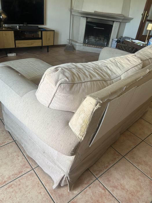 Sofa de 2 lugares com Puff