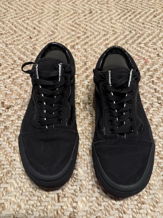 Tens Vans pretos