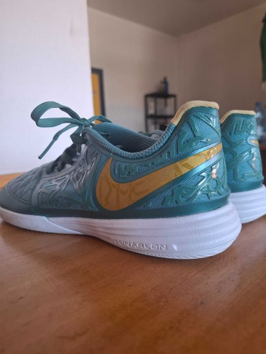 Vendo sapatilhas futsal gato II Nike