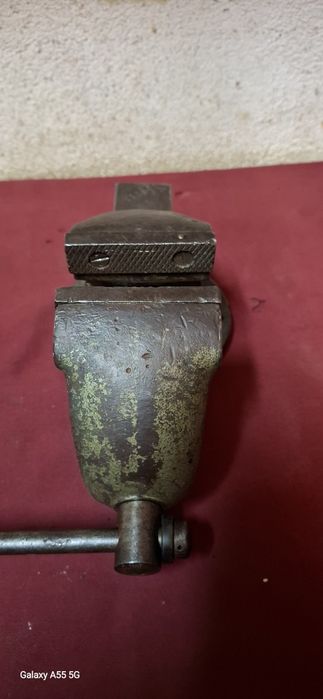 Torno de bancada marca Oliva N°1