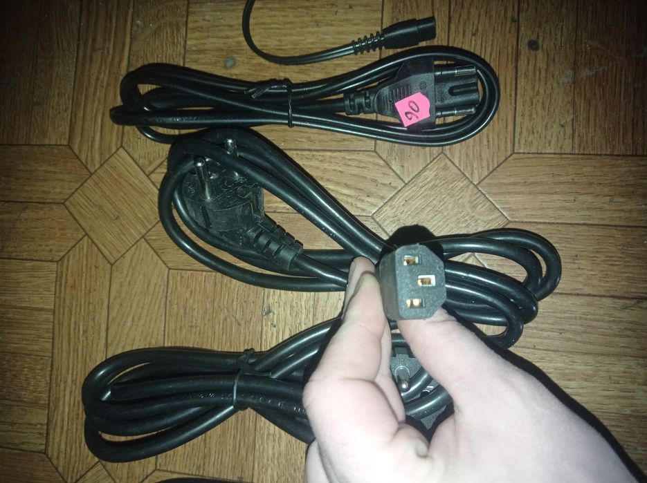 Шнур живлення комп'ютерний 220В.