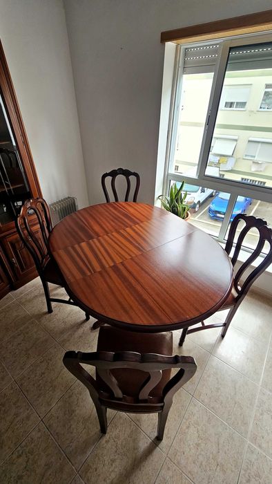 Mesa Madeira 110 cm extensível + conjunto 4 cadeiras