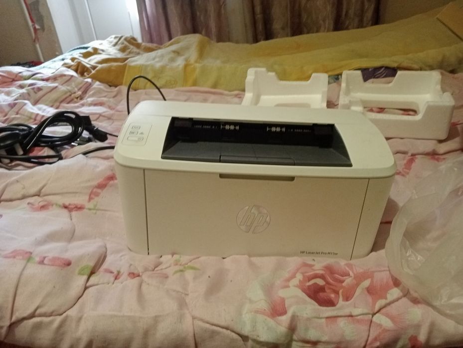 Продам прінтер HP Laserjet pro M15w