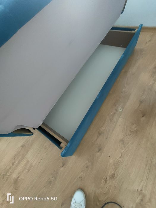Kanapa dwuosobowa z funkcją spania