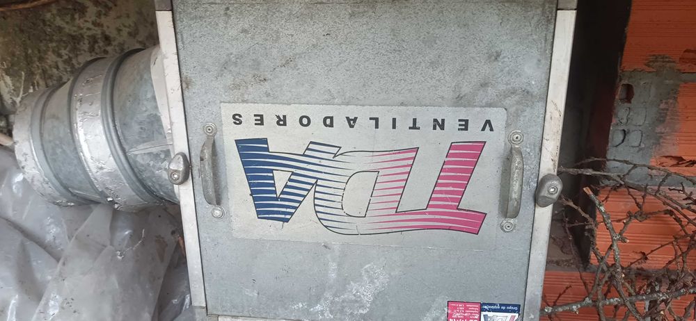 Exaustor potente. Bom estado.