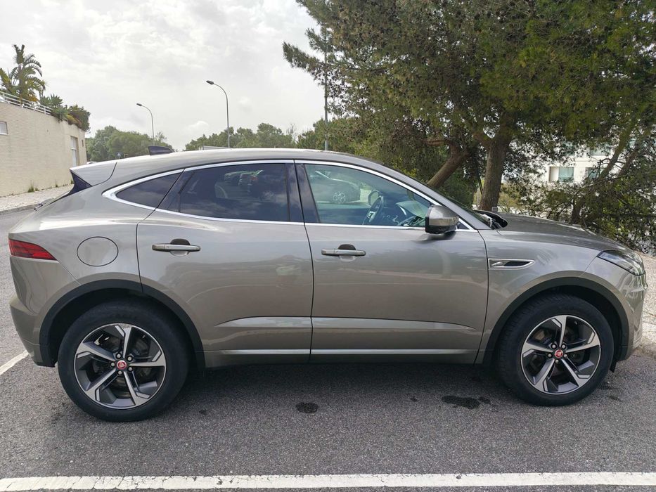Jaguar E-Pace P300e R-Dynamic