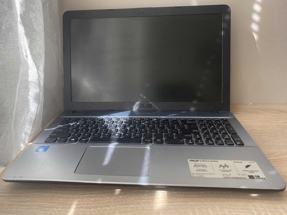 Laptop Asus F541S + Zasilacz