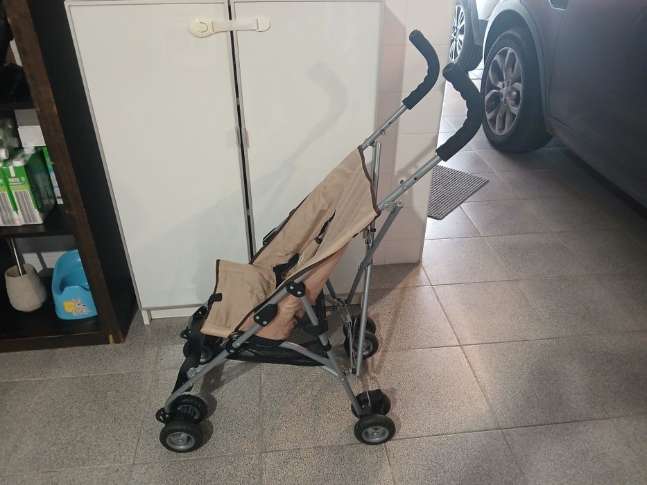 Stroller446909566566410240