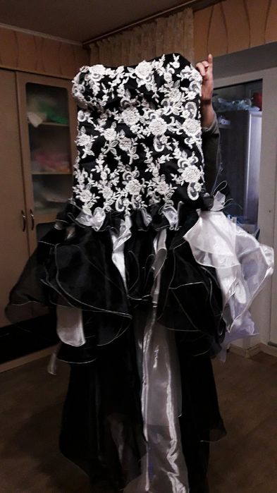 Нарядное платье продам