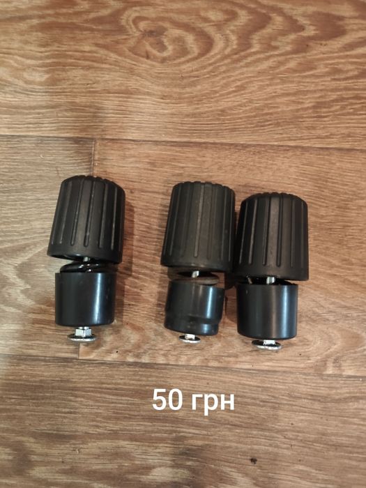 Запчастини до офісних крісел