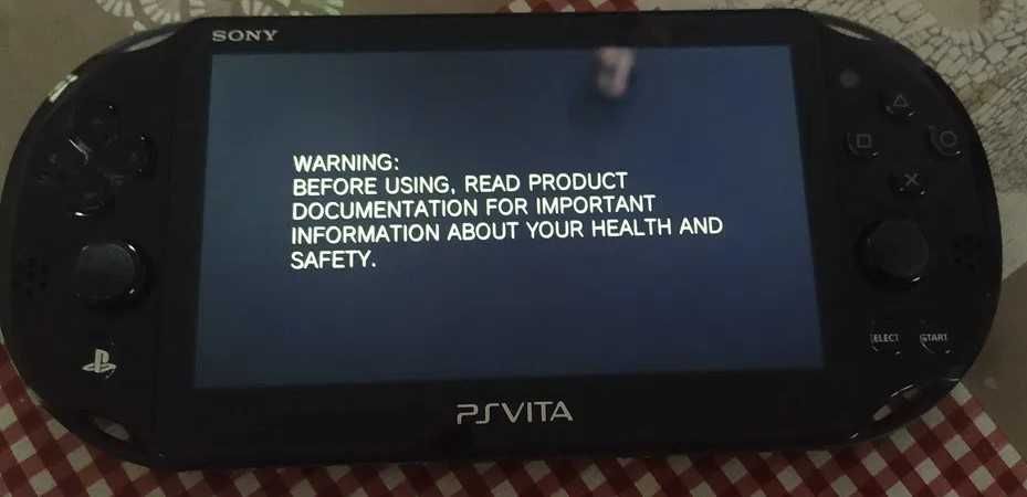 PSVita desbloqueada + adaptador MicroSD e cartão de 32GB ou 128GB