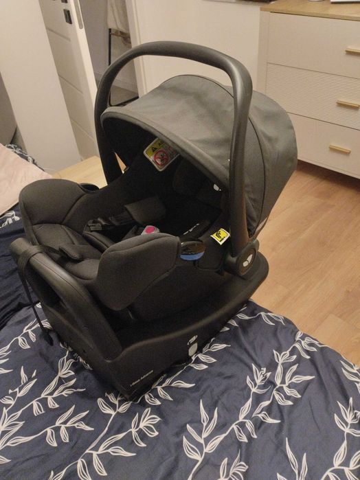 Fotelik z bazą Joie I-snug
