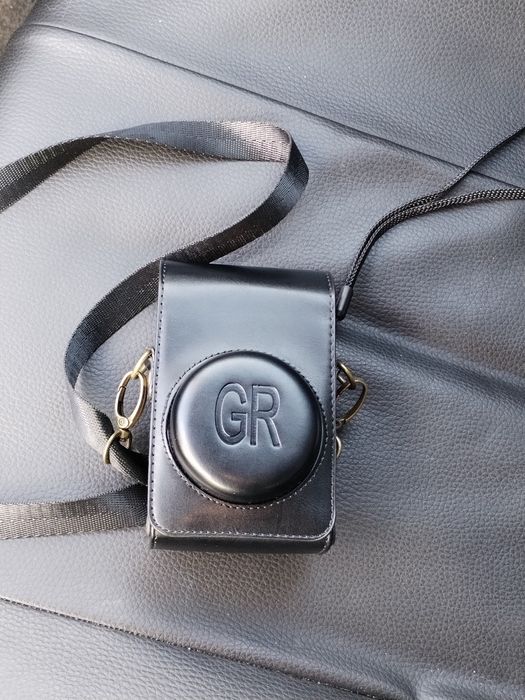 RICOH GR iiix...