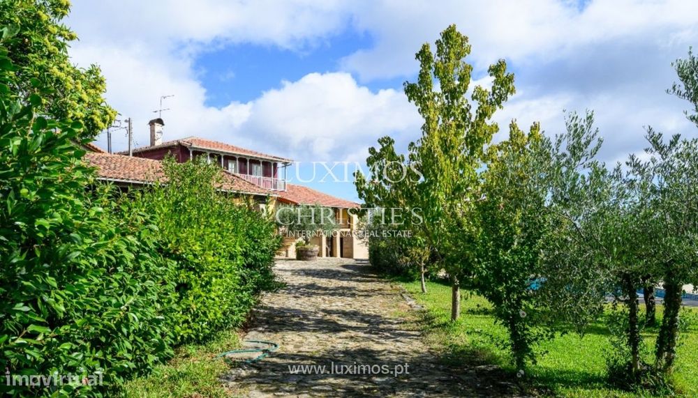 Moradia V9 com piscina e jardim à venda, em Valpaços