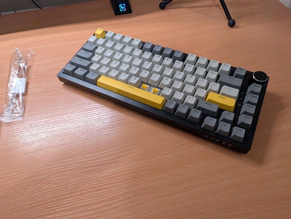 Терміново клавіатура ajazz ak820 нова!