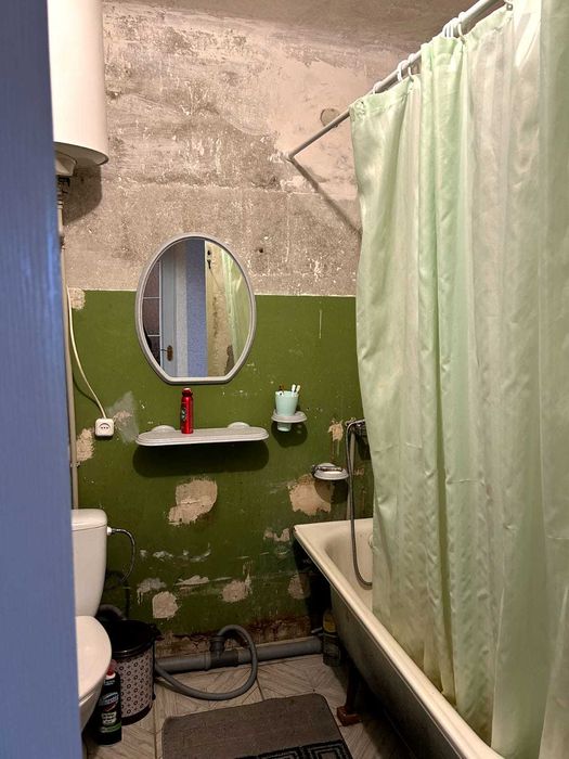 Продається 1-кімнатна квартира в центрі селища Малинівка від власника