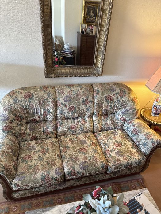 Sofa cama vintage com muito pouco uso