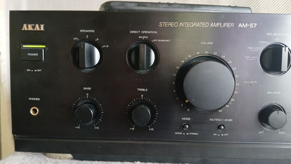 Аkai AM 57 + пульт , Hi Fi усилитель .