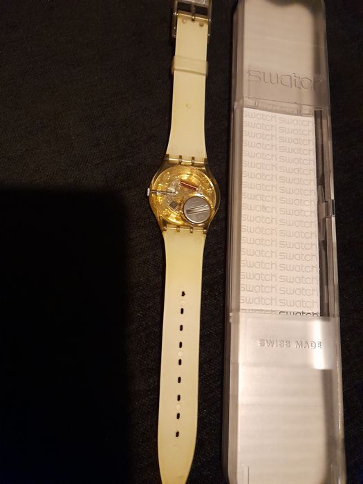 Relógio Swatch na caixa