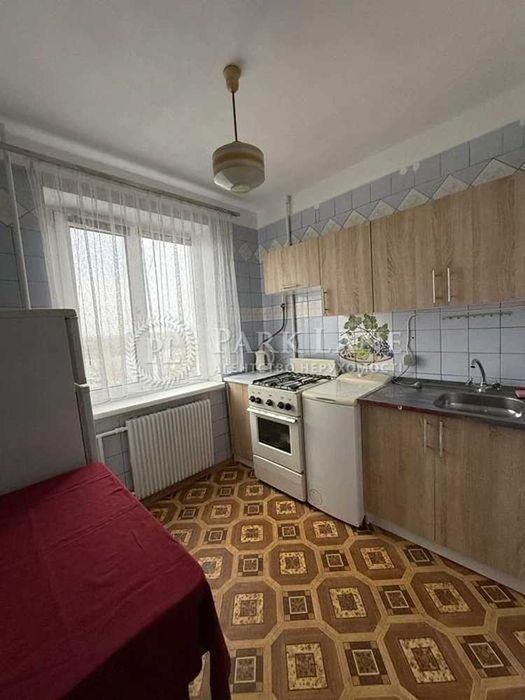 Видова на Дніпро Продаж 2к квартири Прирічна 19 Оболонь метро Мінська