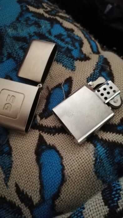 Isqueiro SG sem marca
Em excelente estado
Cromado feito manualmente