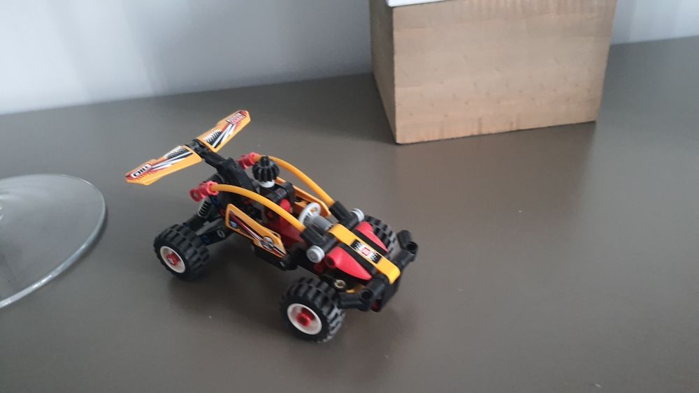 Auto składane z klocków