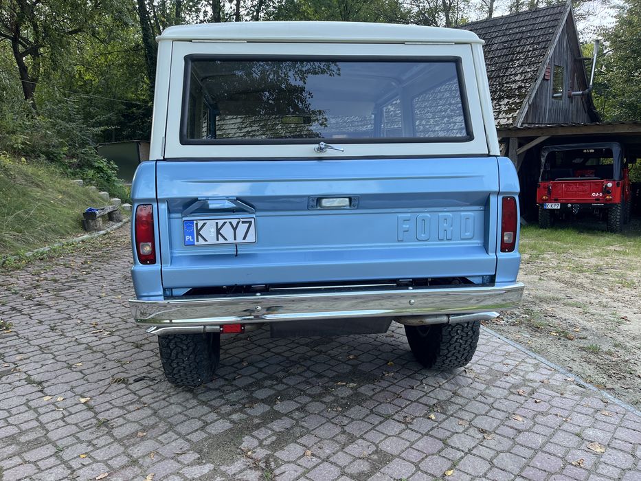 Ford Bronco v8 1971