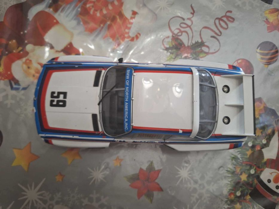 Miniatura escala 1:18 - BMW
