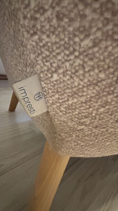 Sofa Uszak, fotel kremowe