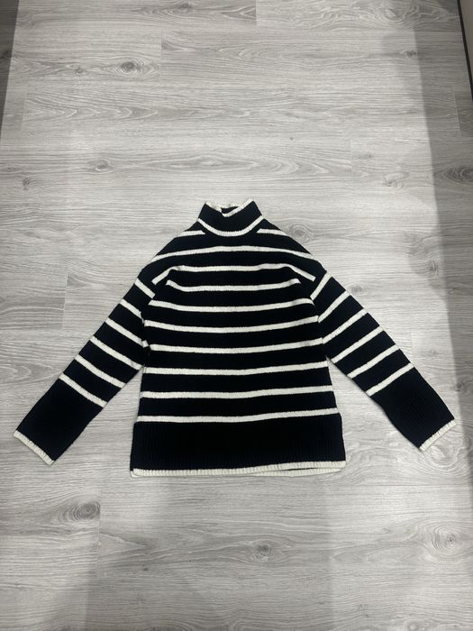 Светр базовий в полоску