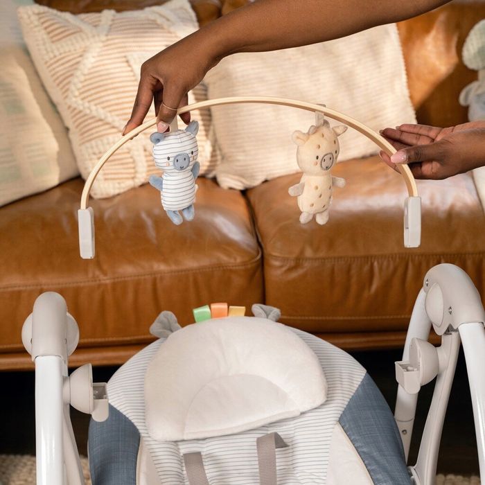 ingenuity swing 'n go przenośnaka elektryczna bujaczek do 9 kg 16925