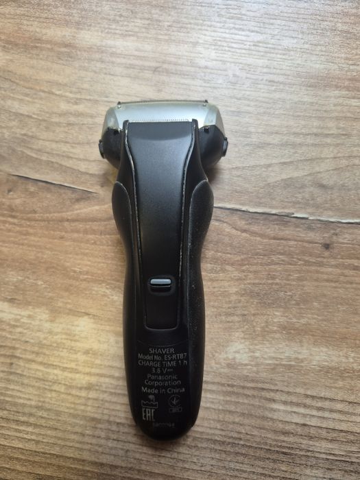 Продам бритву  Panasonic ES- Rt87
