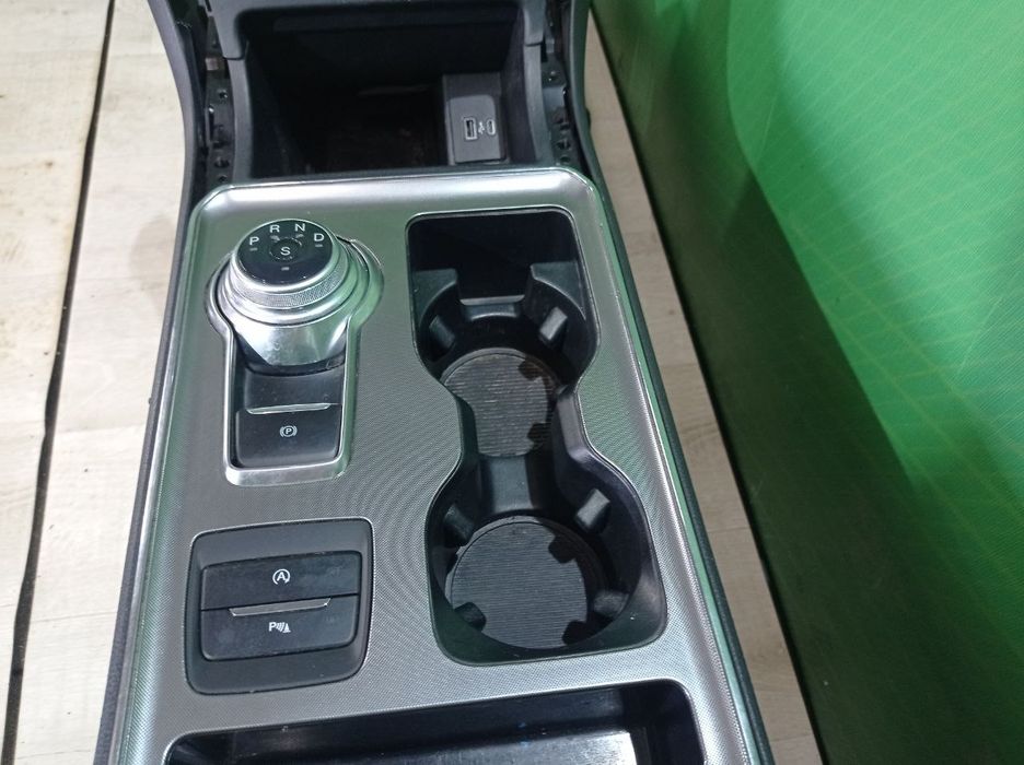 Центральний тунель (консоль) Ford Edge розборка шрот запчастини LT4Z5806024AA LT4Z5806024AA  Форд Едж  Центральный туннель (консоль)