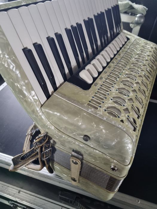 Akordeon Hohner Champion 120 Basów + Oryginalny Futerał | Stan Dobry