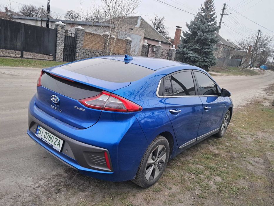 Hyundai Ioniq 2016    ( Корея)