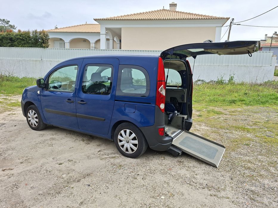 Carrinha Renault Kangoo mobilidade reduzida cadeira rodas