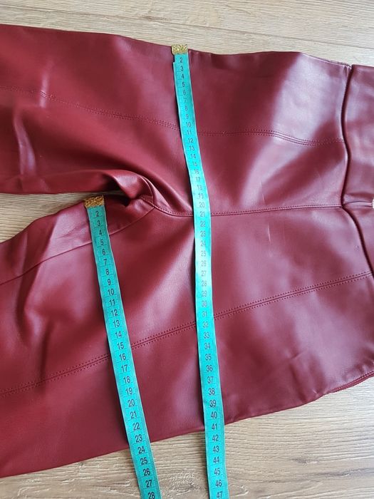 M 38 ZARA wąskie leginsy spodnie z wysokim stanem lateksowe skóra ekol