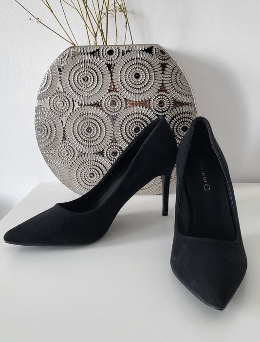 Czarne szpilki zamszowe 38