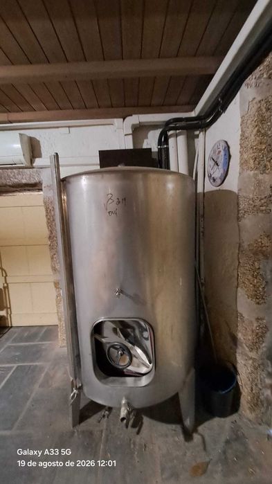 Cuba em inox em muito bom estado. Capacidade 1000 litros